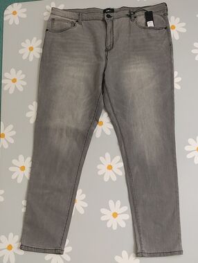 Nova Men brand new with tag gray skinny jeans